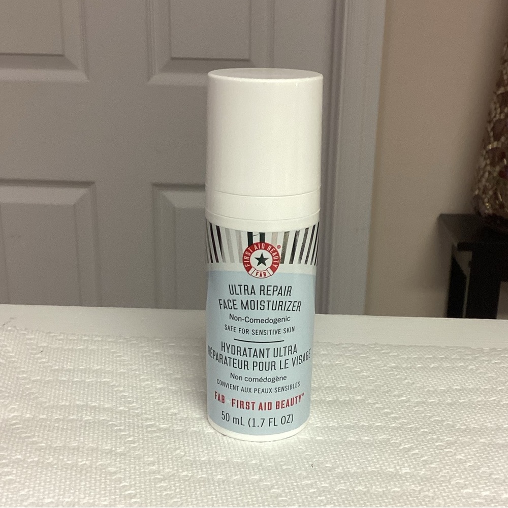 First Aid Beauty Ultra Repair Face Moisturizer